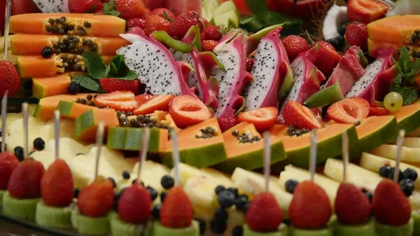 Boda colorida de frutas tropicales Buffet —  Fotos de Stock