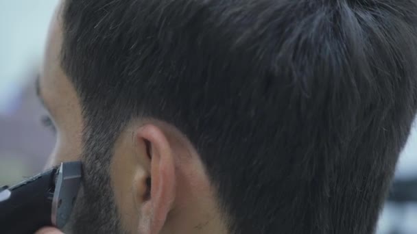 Fechar Barbeiro corte de cabelo Clipper câmera lenta — Vídeo de Stock