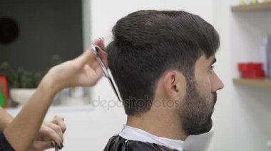 Kuaför Saç kesme makinesi kadar kapatın