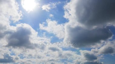 büyük, Bina bulutlar ve bulut ile kitle kırma sunrise güzel doğa