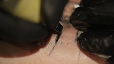 Dövme sanatçısı vücuda dövme tattoo studio, olun. yakın çekim