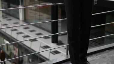 Tablet Pc kullanarak endüstriyel ortamda işadamıdır