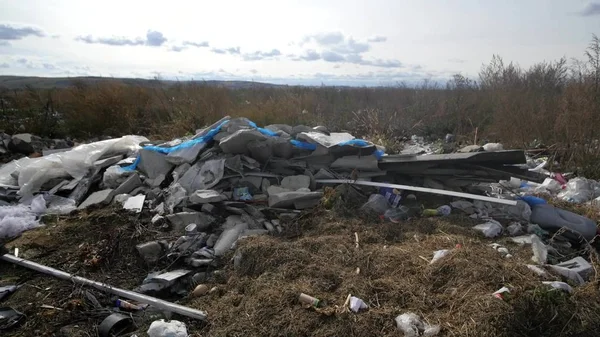 Burning garbage dump, ecological pollution — Stock Photo, Image