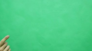 El hareketleri, bilgisayar dokunmatik ekran, tablet, trackpad kullanır gösterilen kümesi. 4k yeşil ekran ile. modern teknoloji