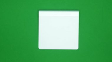 El hareketleri, bilgisayar dokunmatik ekran, tablet, trackpad kullanır gösterilen kümesi. 4k yeşil ekran ile. modern teknoloji