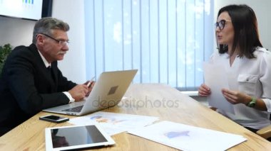 Ofiste iş görüşmesi. iş