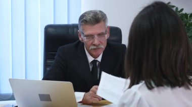 Ofiste iş görüşmesi. iş