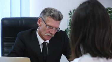 Ofiste iş görüşmesi. iş