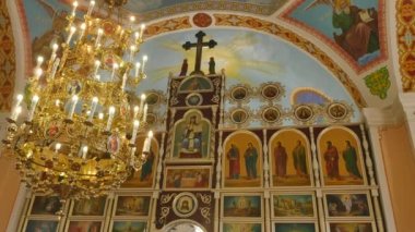 Büyük bronz avize katedral Hıristiyan Kilisesi, yakın çekim