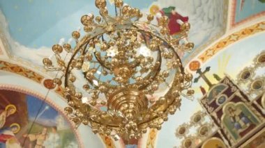 Büyük bronz avize katedral Hıristiyan Kilisesi, yakın çekim
