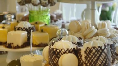 Şeker çubuğu düğün, şeker büfesi, bir düğünde lezzetli çikolata