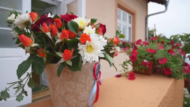 Decoración de la boda, decoración de flores, floristería — Vídeo de stock