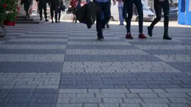 İnsanlar geçiş Sokağı. Kalabalık yaya geçidi. Şehir hayatı. zaman lipse