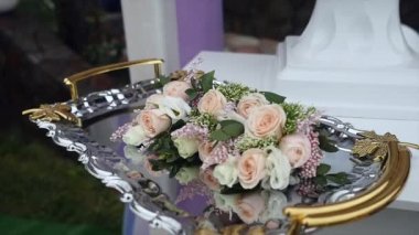 Çiçekler, güzel tablo, damat yaka çiçeği, düğün günü, gelin buketi gelin buketi gelin buketi. Düğün hazırlıkları