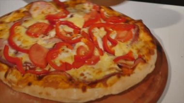 ahşap oyun tahtası kesme pizza