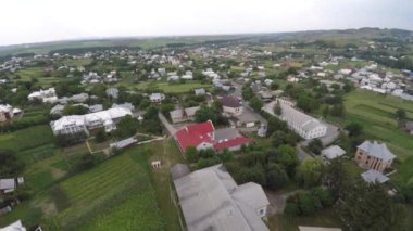 Ukrayna küçük şehrin havadan görünümü. Drone görünümü.