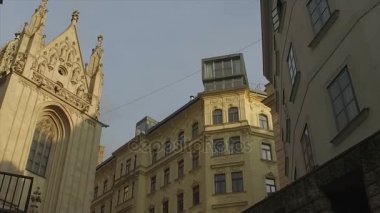 Mavi gökyüzü arka plan Viyana'da kilisede