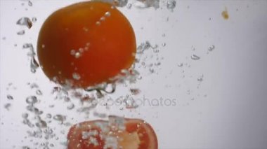 domates suyu sıçramak kabarcık ile damla