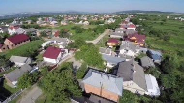 Ukrayna köyünün havadan görünümü. Drone görünümü.