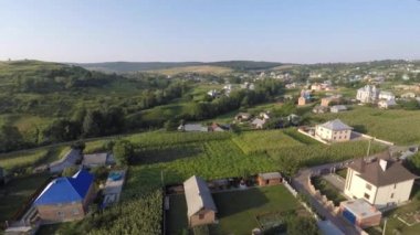 Ukrayna köyünün havadan görünümü. Drone görünümü.