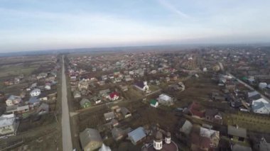 Ukrayna küçük şehrin havadan görünümü. Drone görünümü.