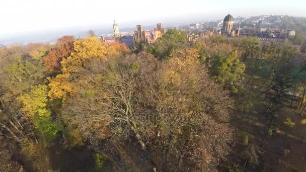 Yuriy Fedkovych Tsjernivtsi National University. Chernovtsi, Europa. — Stockvideo