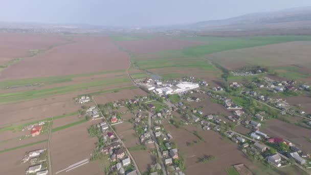 Paisaje de las afueras de la ciudad. vista del dron . — Vídeo de stock