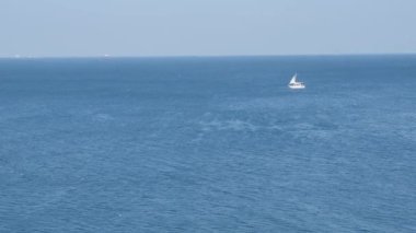 Denizde tekneler için görüntüleyin