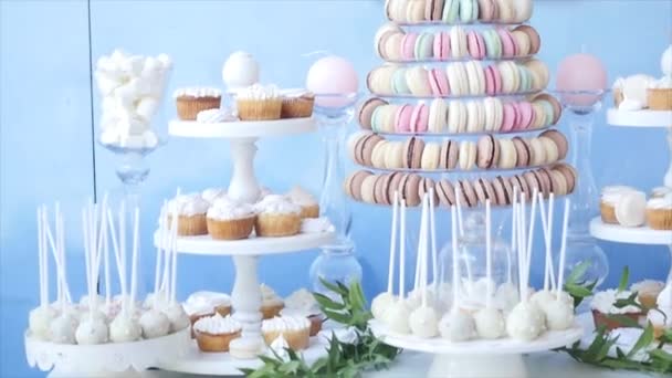 Barra de caramelo en una boda — Vídeos de Stock