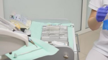 çalışma, closeup görünümü bir el makineler ve diş hekimi