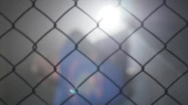 19.09.2017 - Chernivtsi, Ukrayna. MMA savaşçıları spar boks kafeste
