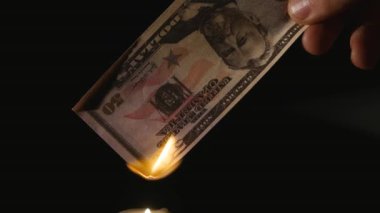 Beş yüz dolar yakıcı