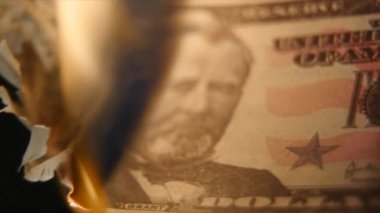 Beş yüz dolar yakıcı