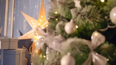Noel ağacı Noel topları. yakın çekim. seçici odak