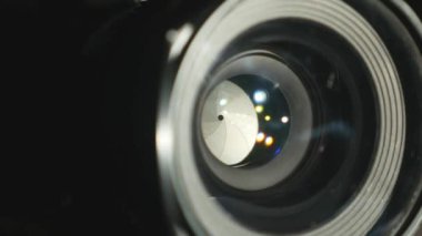 Video kamera lensi, yakınlaştırma ve parlamayı, gösterilen döner, yakın çekim