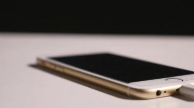 Güç banka cep telefonu için bağlanma