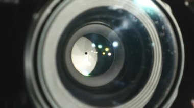 Video kamera lensi, yakınlaştırma ve parlamayı, gösterilen döner, yakın çekim