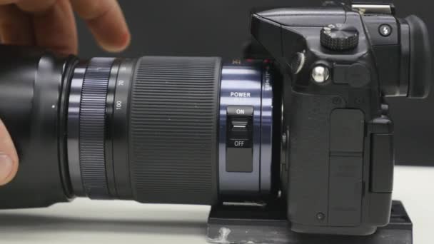 Dslr lens hood plug in — Stock Video