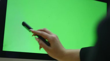 Tablet ile kadının el closeup