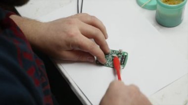 elektronik mühendisi lehimleme devre perfboard