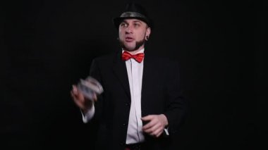 iskambil ile hile kumar, casino, poker kavram - adam gösterilen sihirli, kart hileler