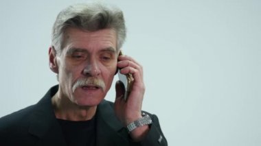 kızgın komuta sizde üstünde hareket eden telefon konuşma