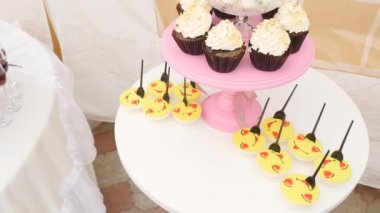 Çikolata. Şekerli masa, şeker, tatlı.