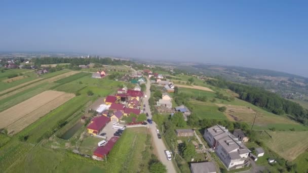 Повітряний політ над будинками — стокове відео