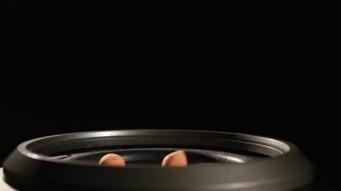 Closeup sub-woofer hareket yönü. Hoparlör bölümü