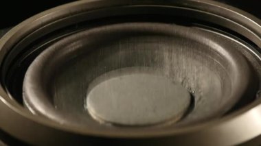 Closeup sub-woofer hareket yönü. Hoparlör bölümü