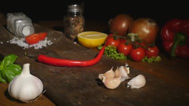 bir gemide acı biber