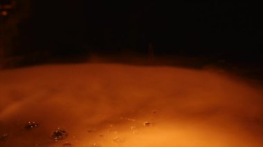 Turuncu Siyah arka plan üzerine, Turuncu dumanın, hareketin duman duman arka plan, karanlık kavramı