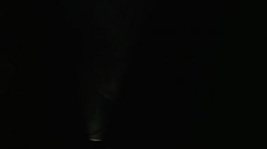 bulutlar duman soyut siyah arka plan üzerine