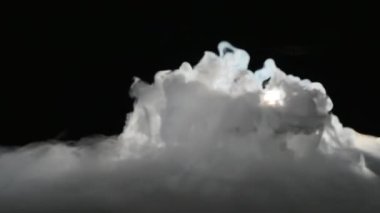 Kuru buzun etkisiyle bardakta iç.